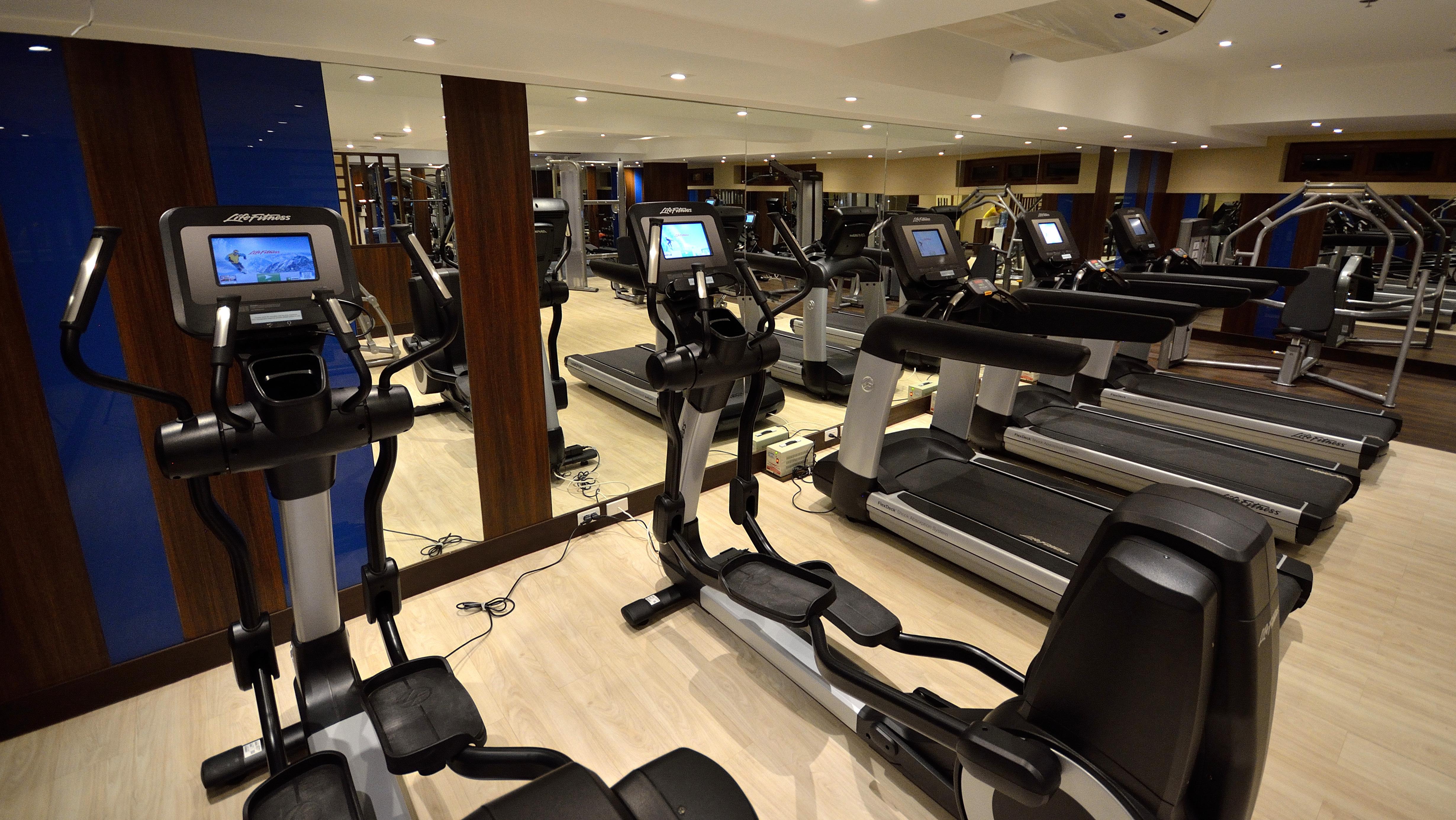 Henann Resort Alona Beach Panglao Extérieur photo A gym at a hotel